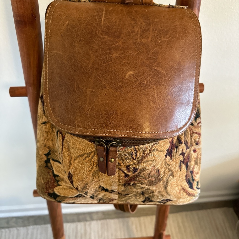 Vintage floral backpack - Picture 2 of 8